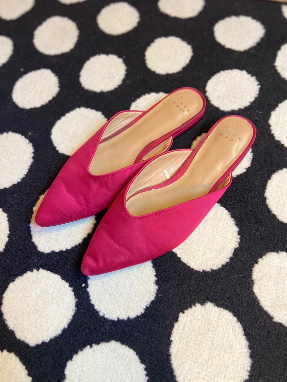 A new day Barbiecore Satin Pointed Toe Mules Hot Pink Flats Shoe Women’s Size 8 - Picture 2 of 4